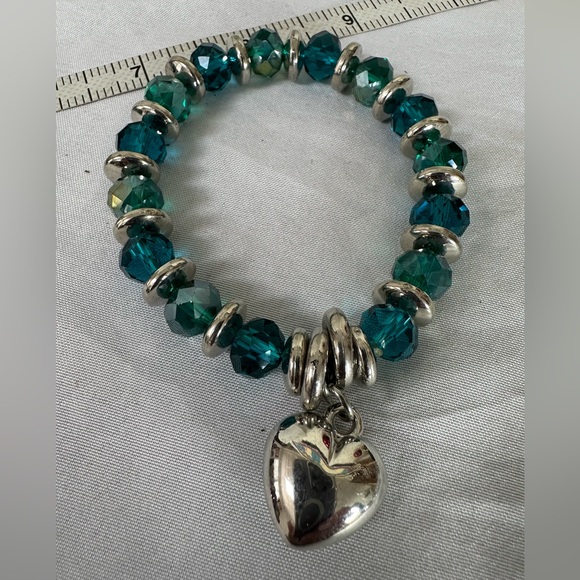 Six sparkly stretch style bracelets - Picture 4 of 7